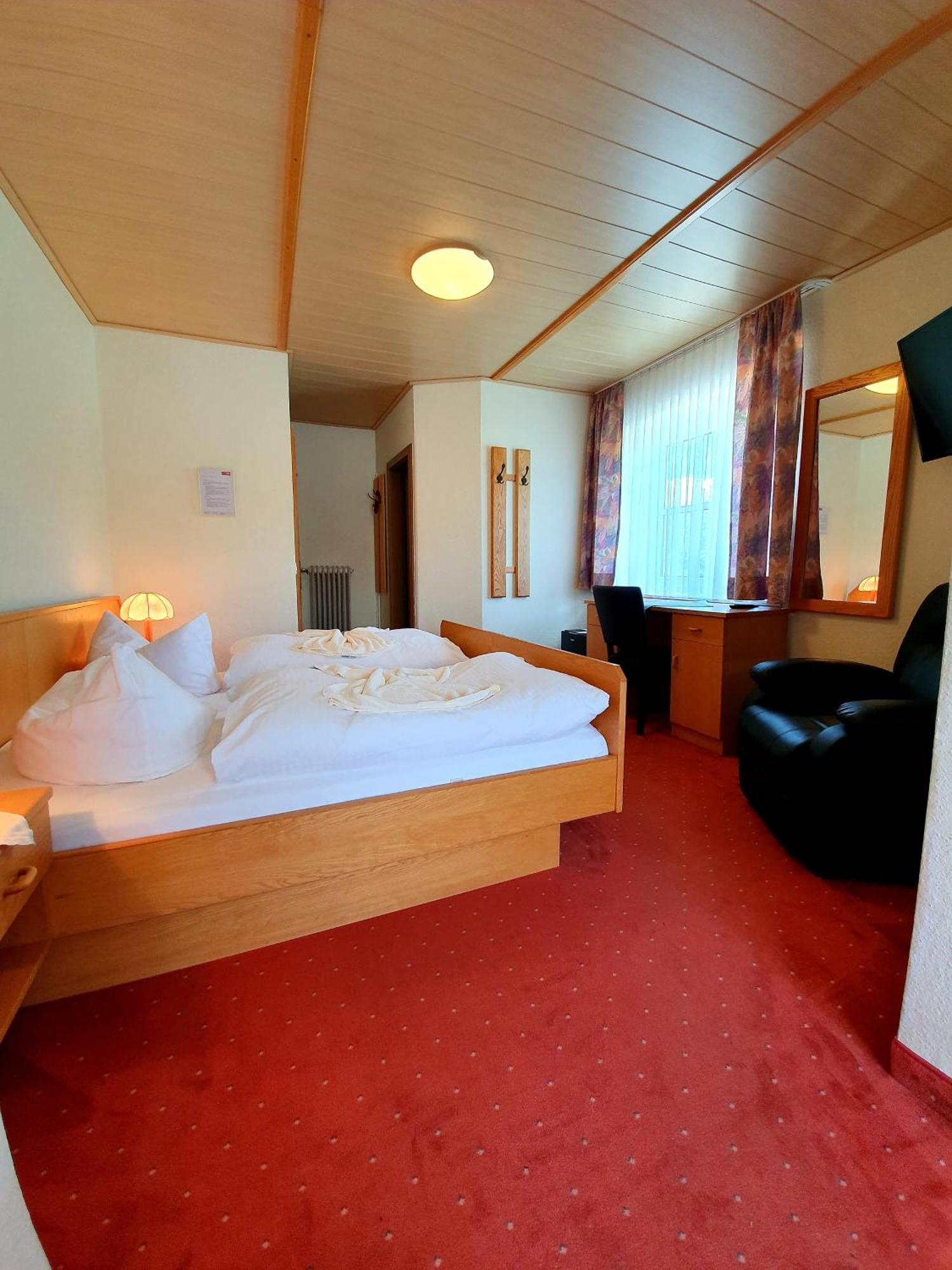 Hotel Zum Hirschen لام الغرفة الصورة